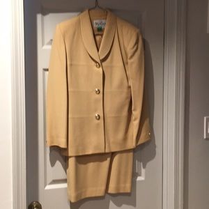 Oh wonderful work suits